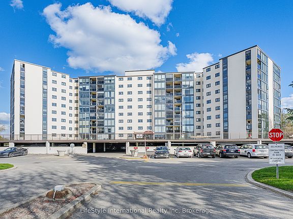 3rd image of 19 Woodlawn Rd E #512