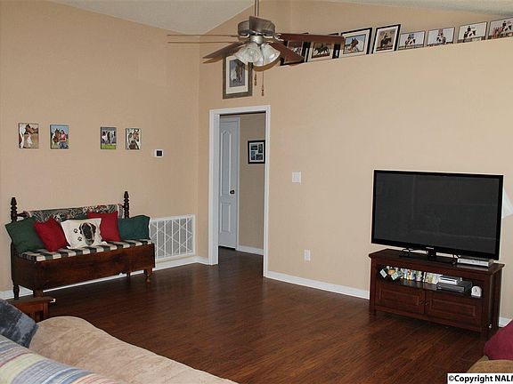 5th image of 214 Shadow Cove Dr SW