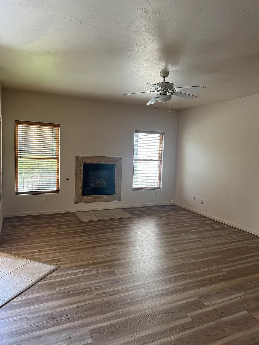 2 bed, 700 sqft, $1,400 — Photo 4