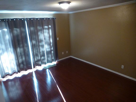 Large Bedroom with Walk-in Closet