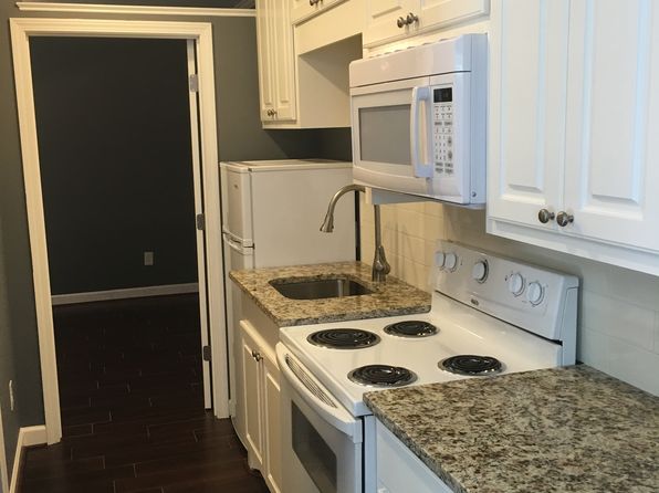 2328 Pine Hollow Dr #B