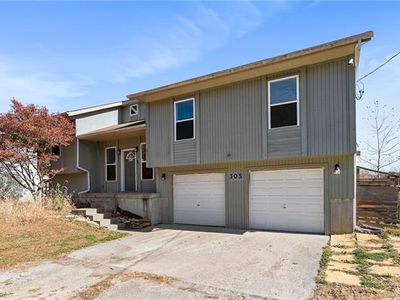 305 Valley St, Lathrop, MO, 64465