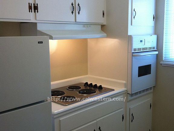 2nd image of 3771 Miramar Way APT 4
