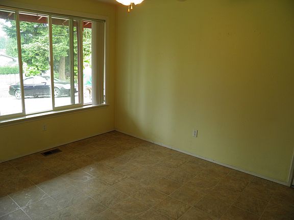 5th image of 4808 N Island Dr E