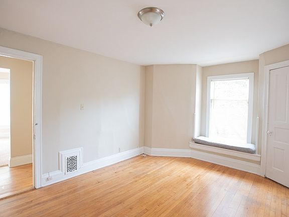 5th image of 2726 N Murray Ave #0