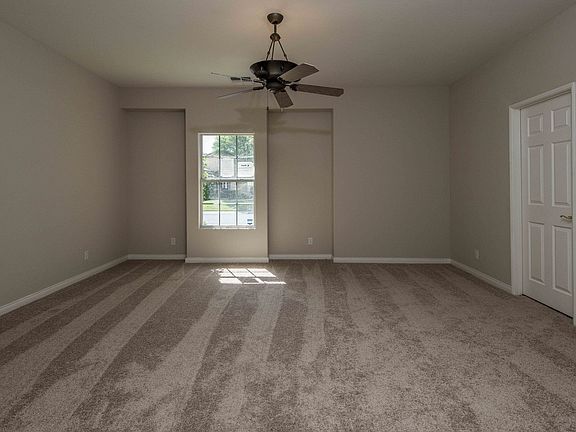 5th image of 45327 Crystal Springs Dr