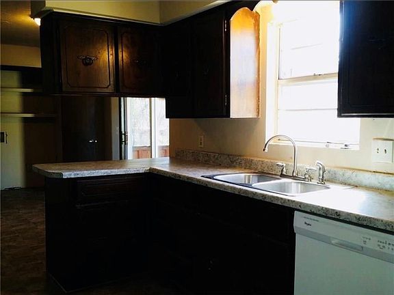 5th image of 419 NE 4th St