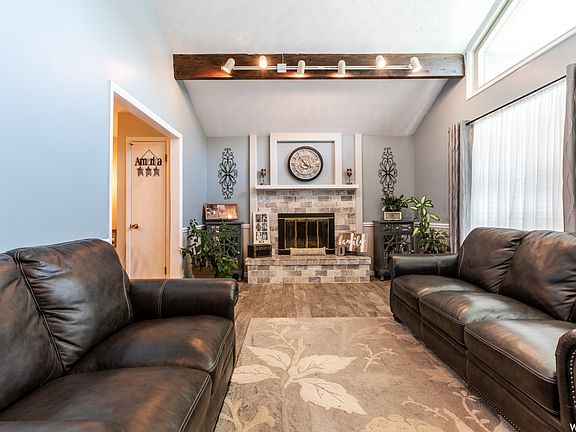 3rd image of 6235 S Lauritzen Dr
