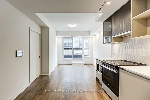 395 Dundas St W Photo 1
