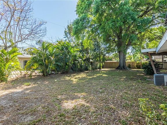 5th image of 2540 Hibiscus St