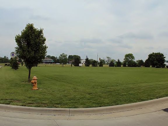 3rd image of 310 Eastgate Dr