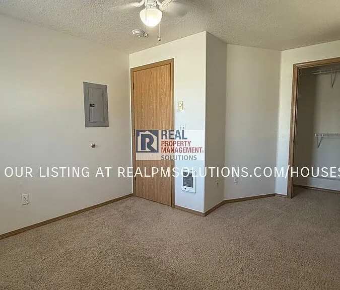 8514 N Syracuse St #1 — Photo 25