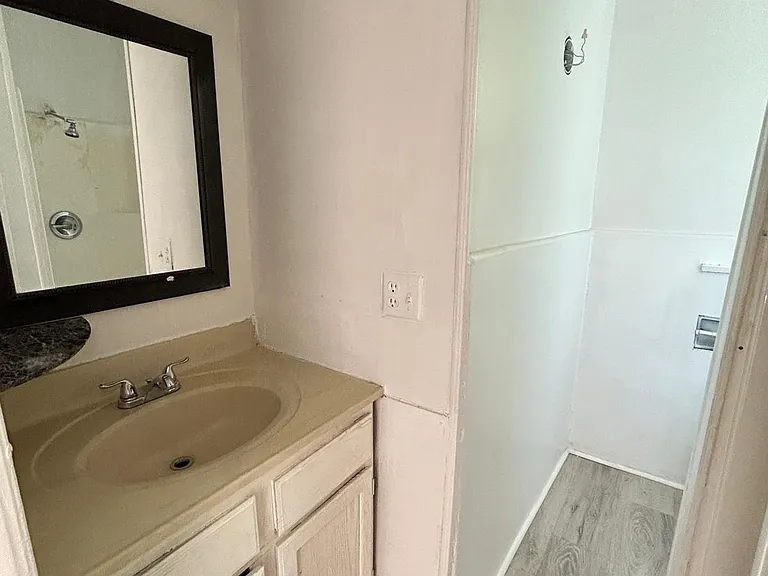 3719 Laclede Ave — Photo 13
