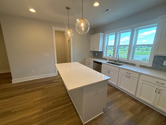 5th image of 2104 Big Falls Dr