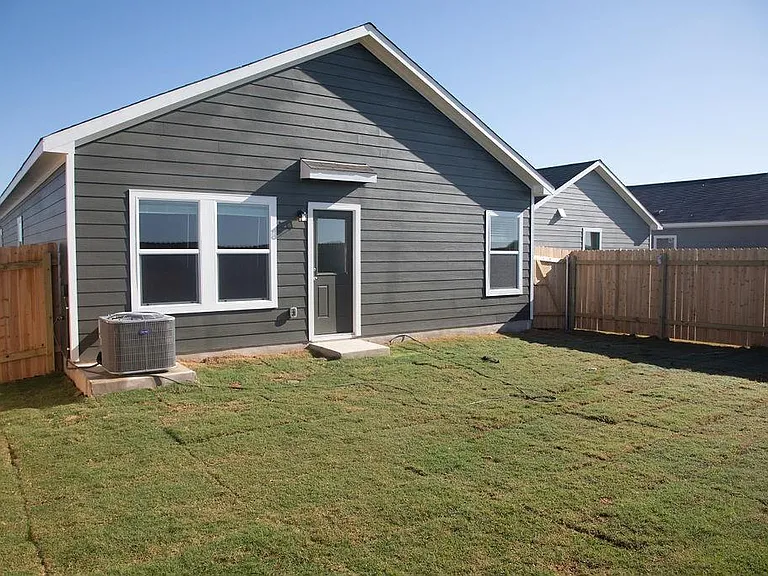 1127 Catfish Ln — Photo 14