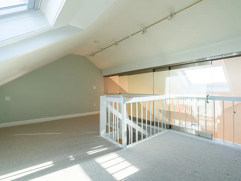 606 Chandlers Wharf — Photo 21