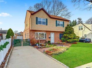 5 Mabel St, Hicksville, NY 11801