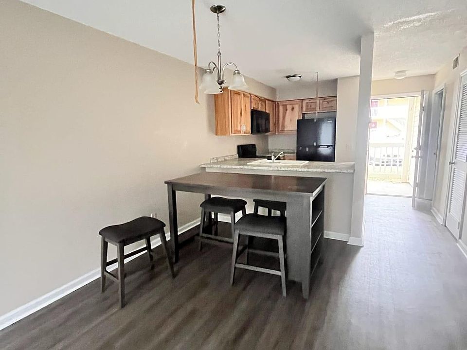 1st image of 222 Lanier Dr #313