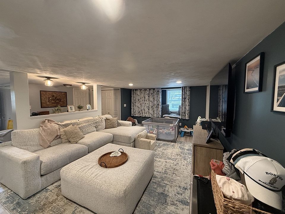 1st image of 460 Pond St