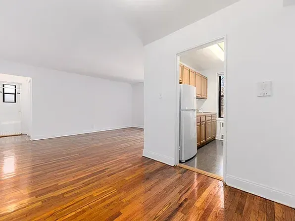 (undisclosed Address), Queens Village, NY 11427