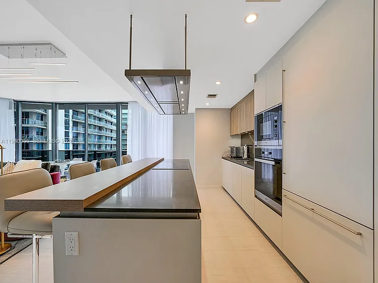1000 Brickell Plz #3402 — Photo 11