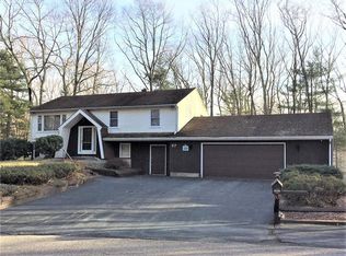 57 Jeffrey Dr, Glocester, RI 02857