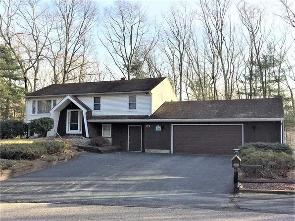 57 Jeffrey Dr, Glocester, RI 02857