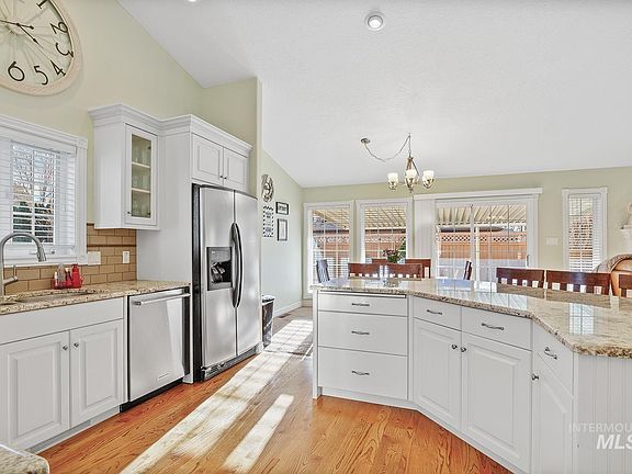 5th image of 641 Buckingham Dr
