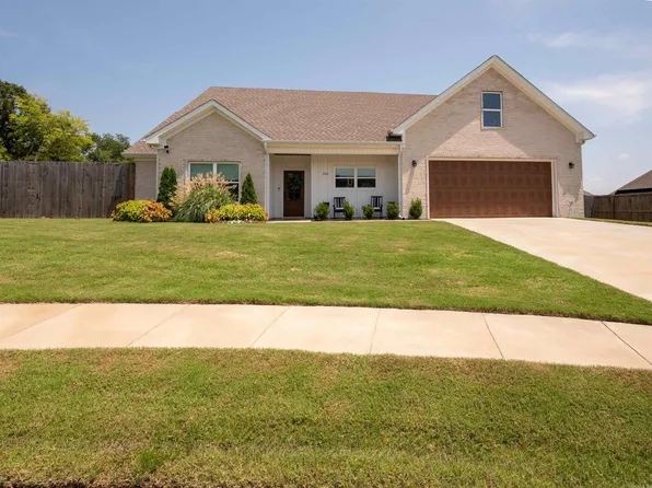 2112 Sable Oaks Cir, Bryant, AR 72022