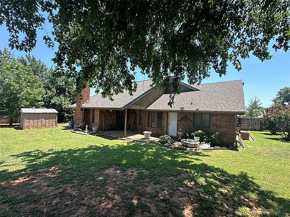 4th image of 2101 Creighton Dr