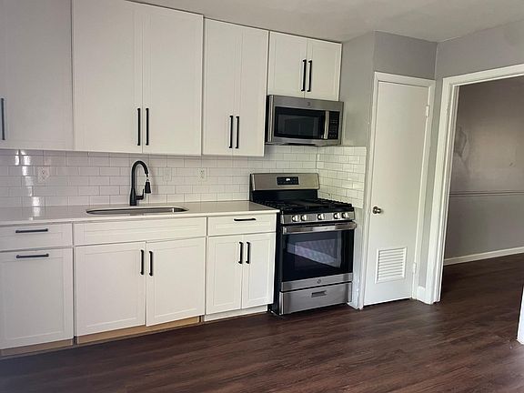 2nd image of 403 Oertli Ln #B