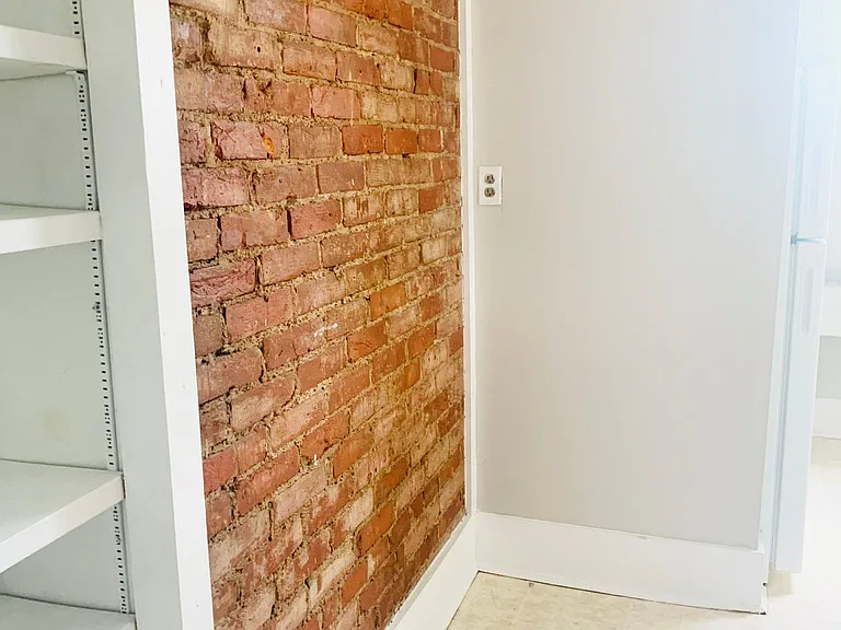 1646 Beechwood Ave #7 — Photo 9
