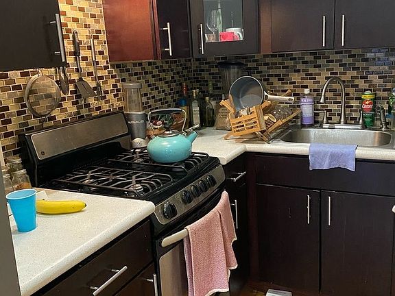 4th image of 336 Jefferson Ave #5