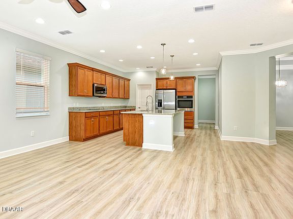 5th image of 773 Attitude Ave