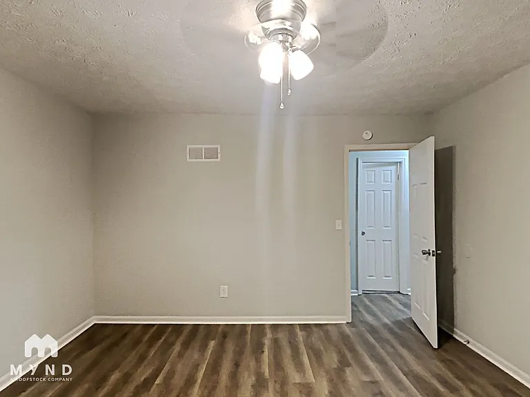 785 Edenton Ct — Photo 13