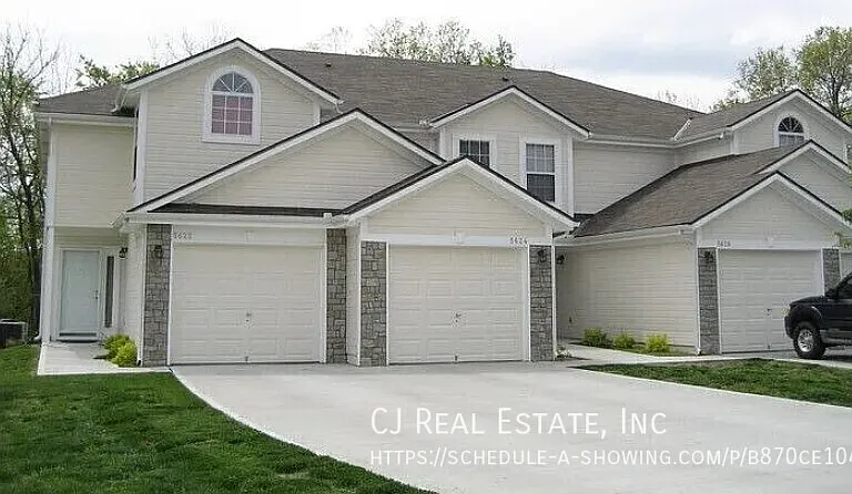 5533 NW Downing St — Photo 1