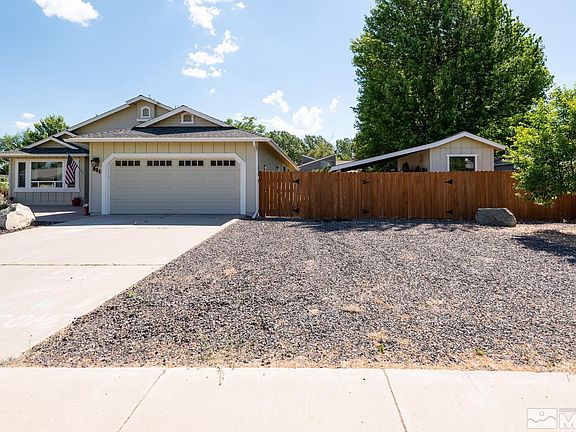 2nd image of 831 Mahogany Dr