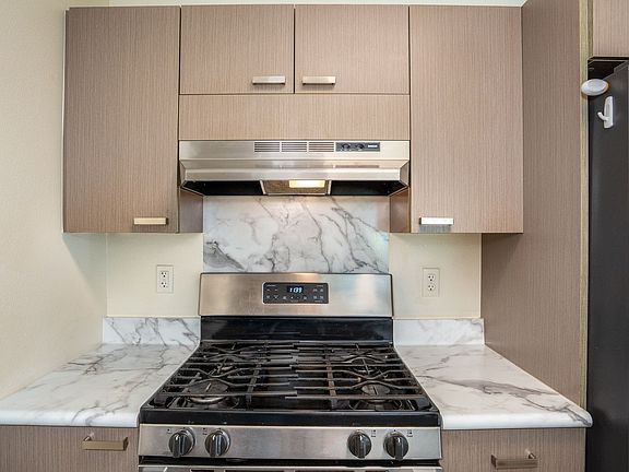 4th image of 58 Kihalani St Unit 1101