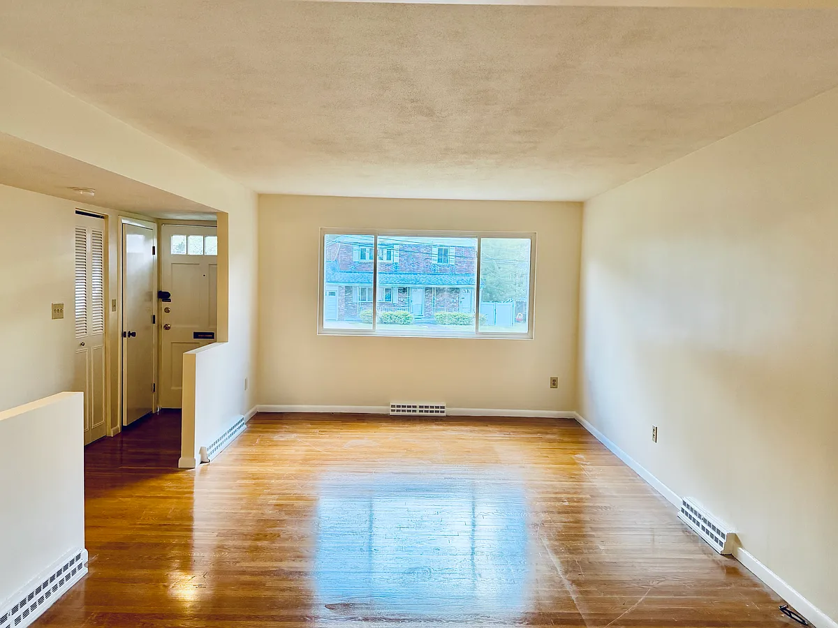 Building Photo - 12 Kippy Dr