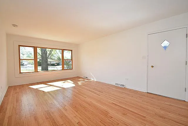 15 Norton Ave — Photo 9