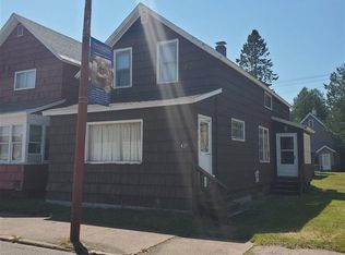 423 6th St, Calumet, MI 49913