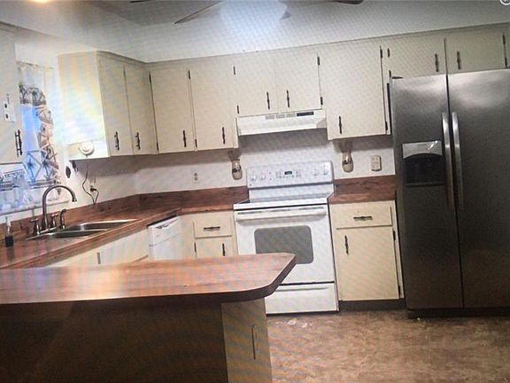 2nd image of 112 Ventura Dr