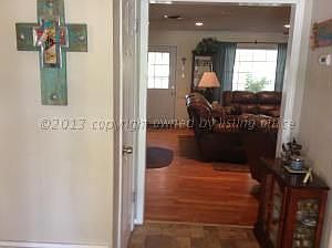 5th image of 1828 Holly Ln