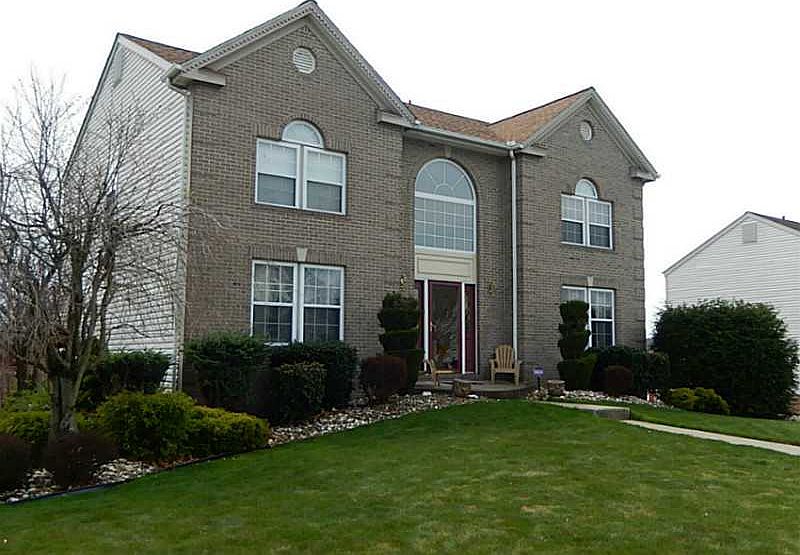 1st image of 400 Lexington Dr