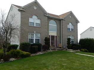 400 Lexington Dr, Greensburg, PA 15601