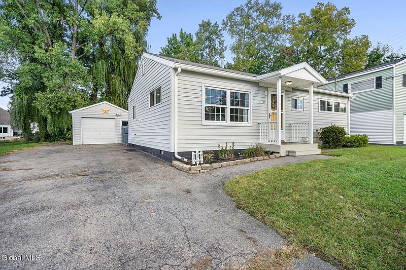3rd image of 37 Jones Drive