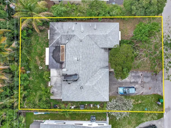 2261 Everglades Dr, Miramar, FL 33023