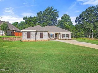 229 Copper Creek Dr, Clinton, MS 39056