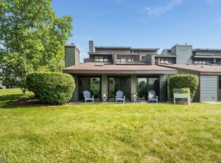 23 Highland Cir, Clinton Twp., NJ 08801