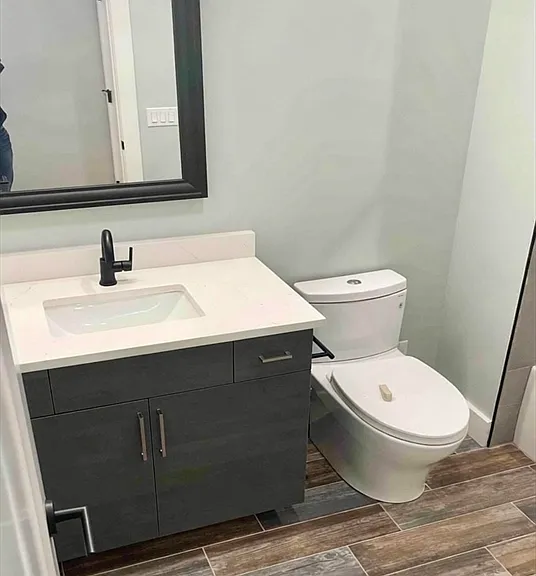 60 Cross St E #312 — Photo 8